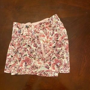 Lululemon hottie hot shorts. Size 4